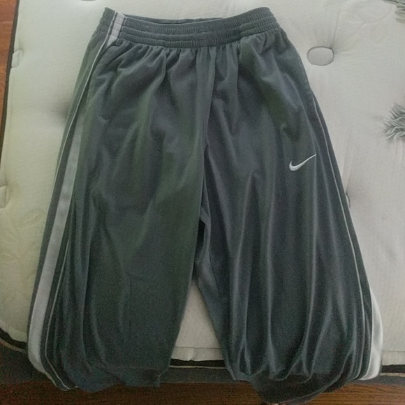 Nike basketball warmups - Picture 2 of 4